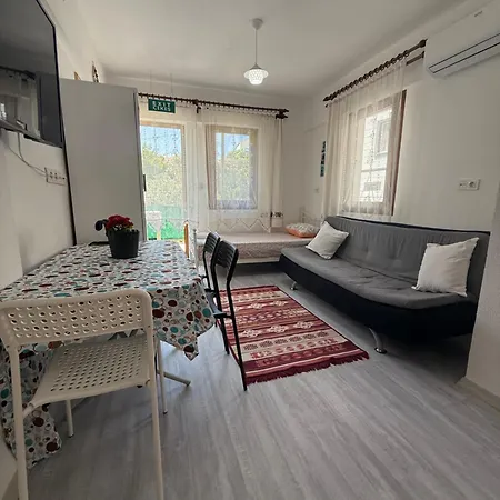 Sahil Apartman *