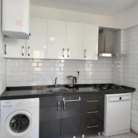Sahil Apartman *